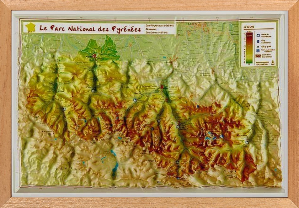 Carte en relief du Parc national des Pyrénées avec son cadre 