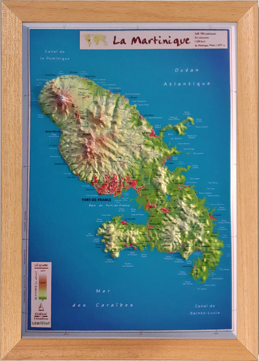 Carte en relief de la Martinique avec son cadre 